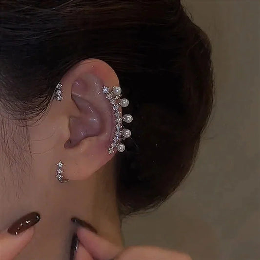Silver color pearl ear cuff with vintage crystal zircon details, fashion jewelry for women, no piercing needed.